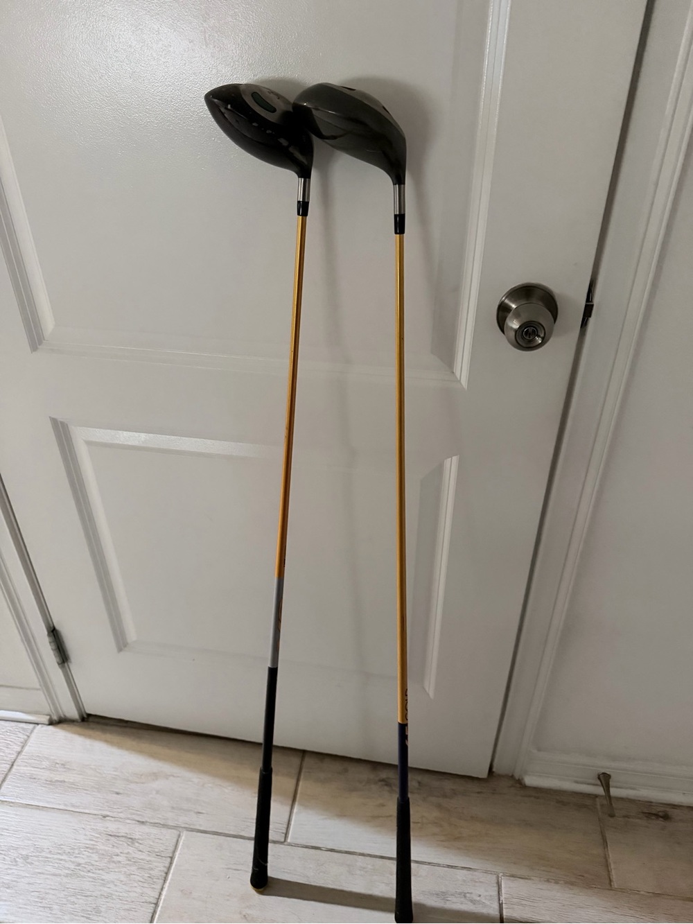 Vintage Titleist 975J & TaylorMade R510 Titanium Drivers – 8.5° & 9.5° – RH - Picture 6 of 10